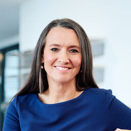 Dr. Claudia Bogedan