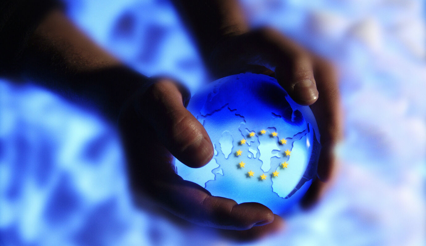 EU: Handle with care - © Audioservices EU Commission