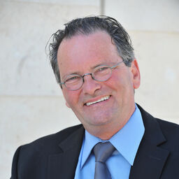 Dr. Roby Nathanson