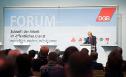 Schöneberger Forum - © DGB/Simone M. Neumann