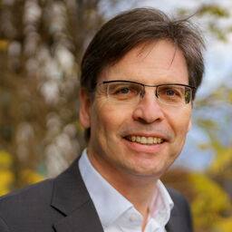 Prof. Dr. Uwe Elsholz